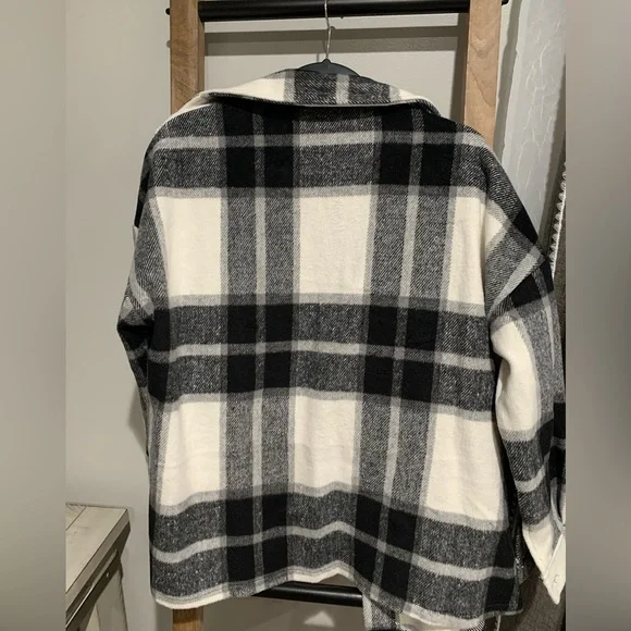 NWOT Womens Shacket - Picture 6 of 6